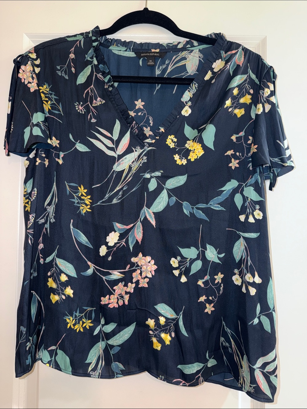 Banana Republic Navy Floral V-Neck Flutter Sleeve Blouse